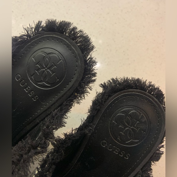 NEW Guess open toe - Picture 3 of 4